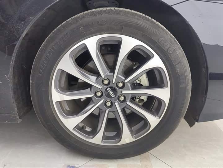 Фото 6 - Lincoln Z (Zephyr)