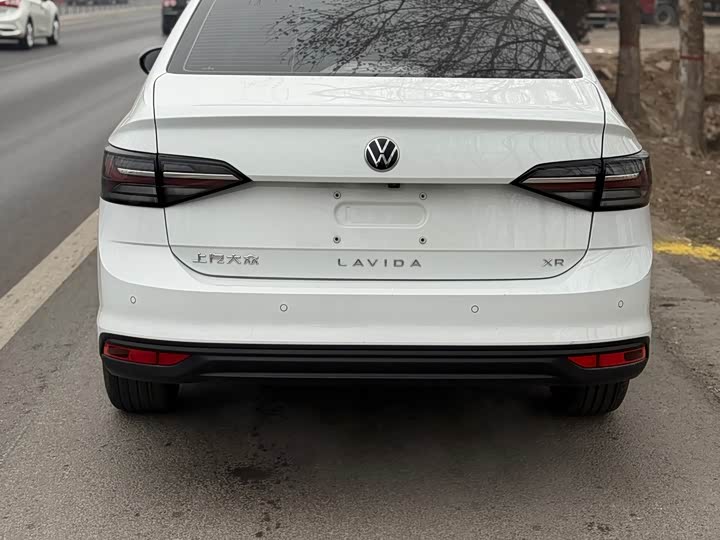 Фото 3 - Volkswagen Lavida