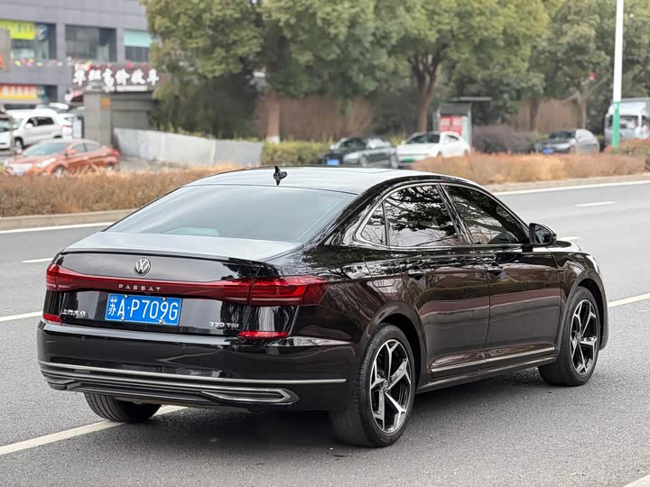 Фото 7 - Volkswagen Passat