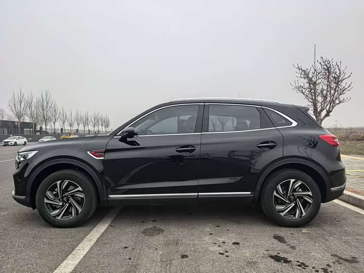 Фото 7 - Hongqi HS5