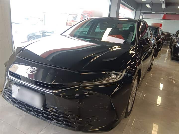 Фото 1 - Toyota Camry