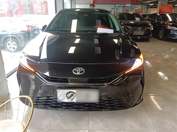 Фото 3 - Toyota Camry