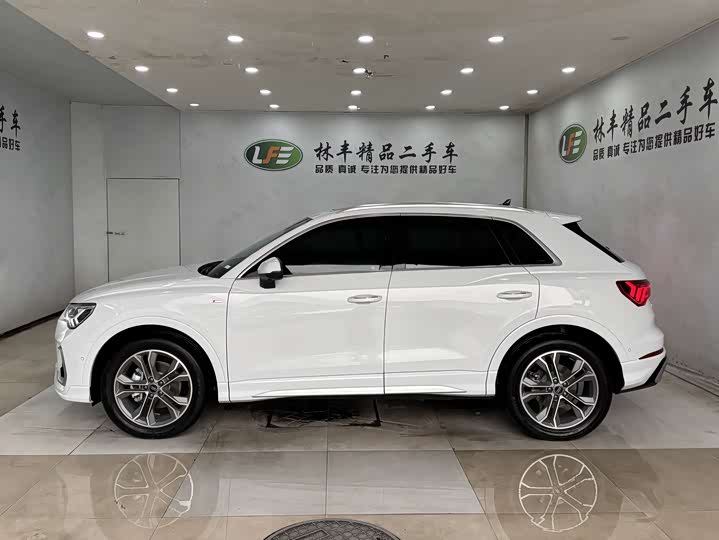 Фото 4 - Audi Q3