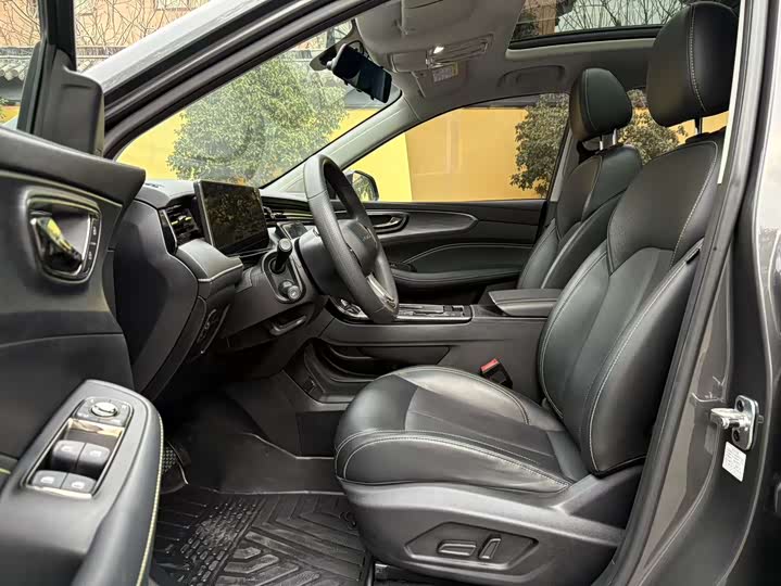 Фото 4 - Roewe RX5