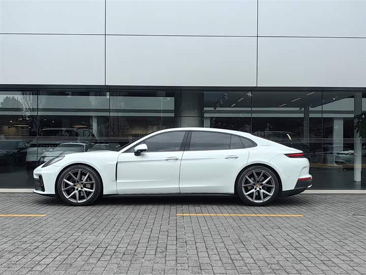 Фото 2 - Porsche Panamera