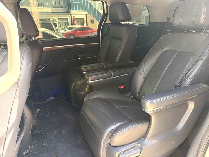 Фото 2 - GAC Trumpchi M8