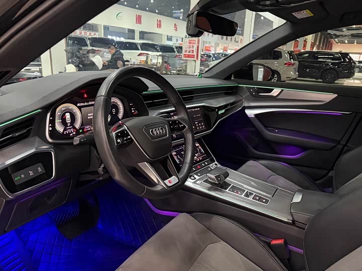 Фото 5 - Audi A6L Hybrid