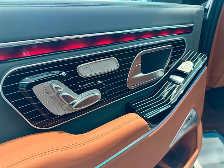 Фото 9 - Mercedes-Benz Vito