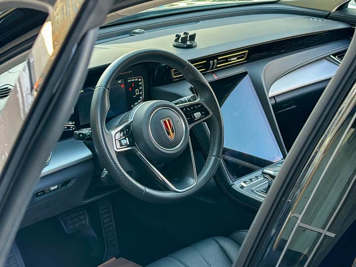 Фото 4 - Hongqi H5