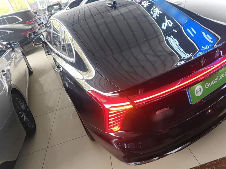 Фото 5 - Hongqi H5