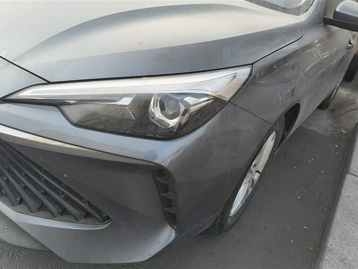 Фото 5 - Roewe i5