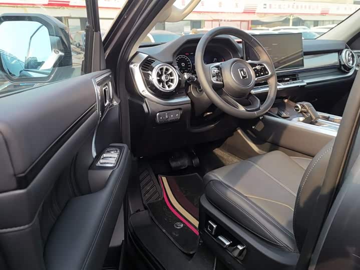 Фото 7 - Tank 400 Hybrid