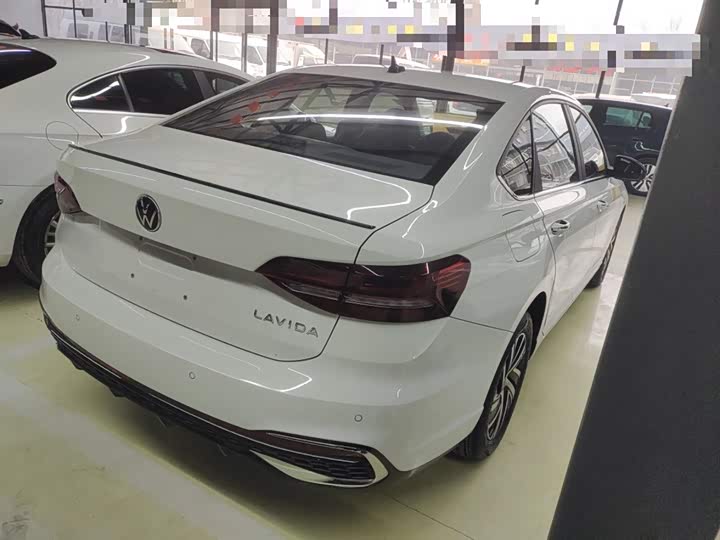 Фото 7 - Volkswagen Lavida