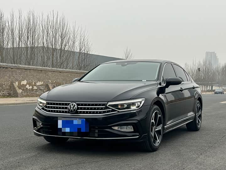 Фото 1 - Volkswagen Magotan