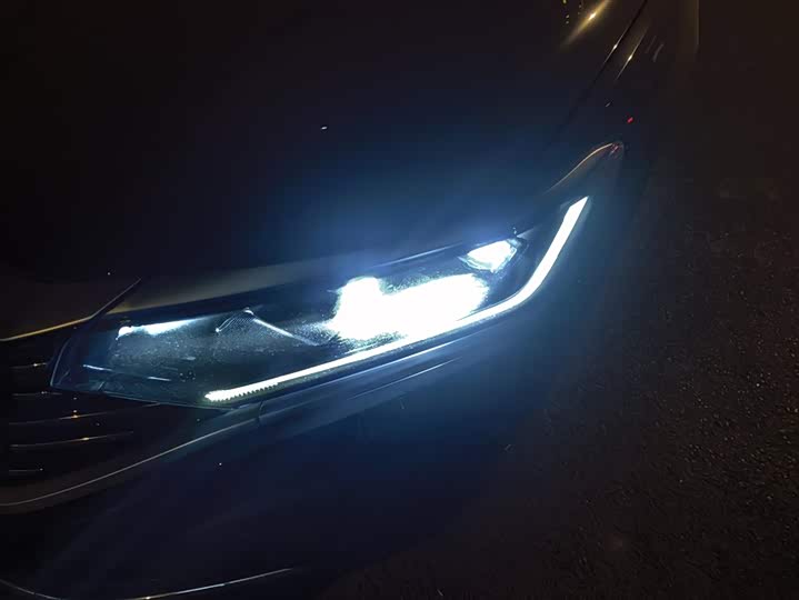 Фото 5 - Volkswagen Passat