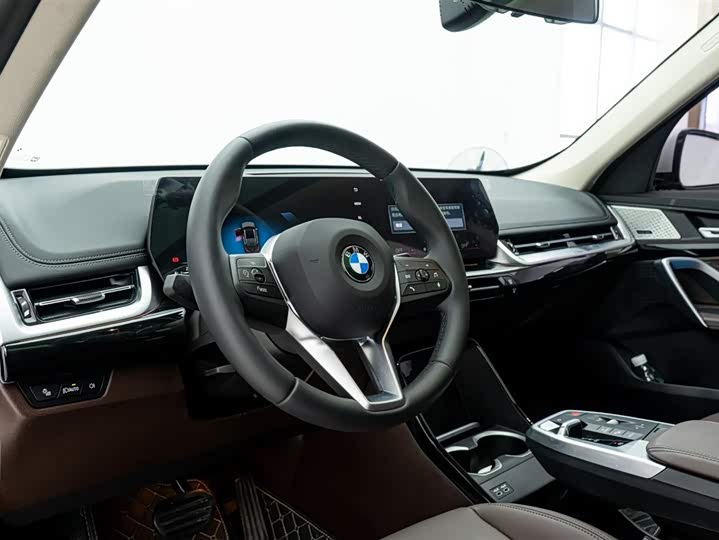 Фото 3 - BMW X1