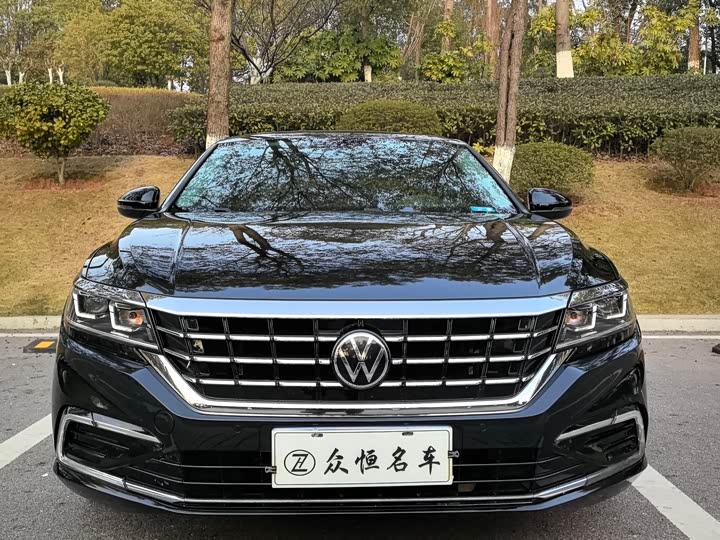 Фото 2 - Volkswagen Passat