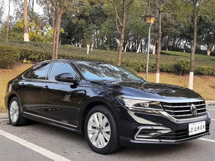 Фото 3 - Volkswagen Passat