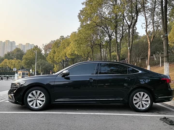 Фото 7 - Volkswagen Passat