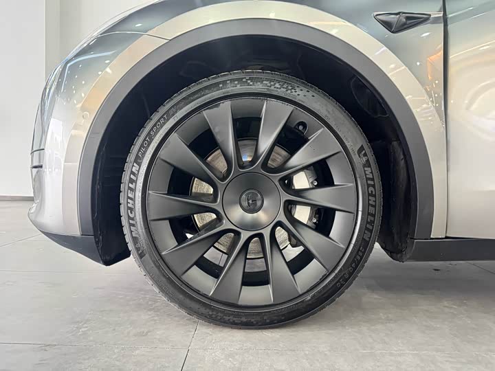 Фото 5 - Tesla Model Y