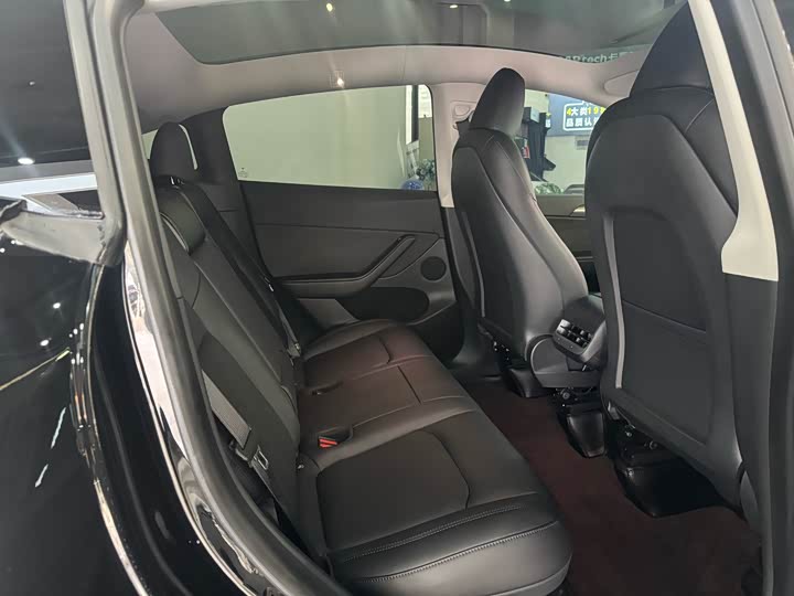 Фото 9 - Tesla Model Y