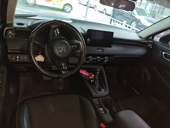 Фото 7 - Honda Vezel