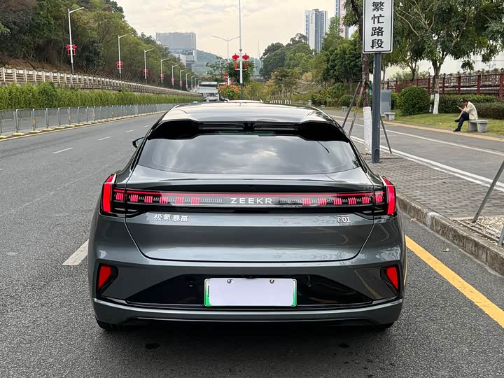 Фото 5 - Zeekr 001