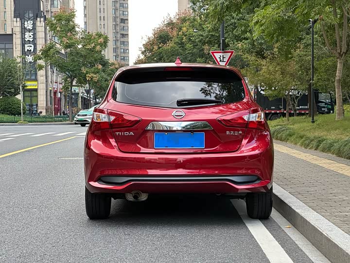 Фото 5 - Nissan Tiida