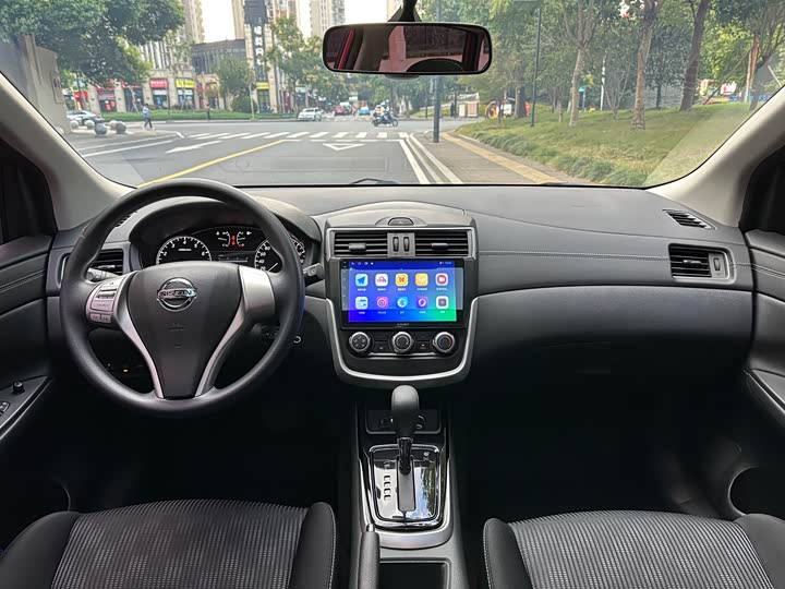 Фото 7 - Nissan Tiida