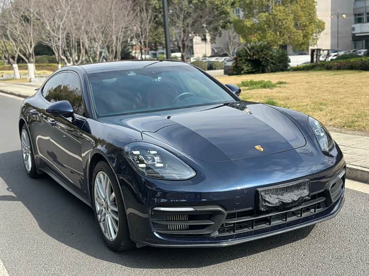 Фото 2 - Porsche Panamera