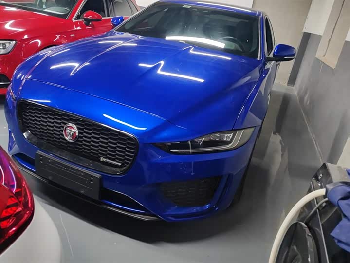 Фото 1 - Jaguar XE L