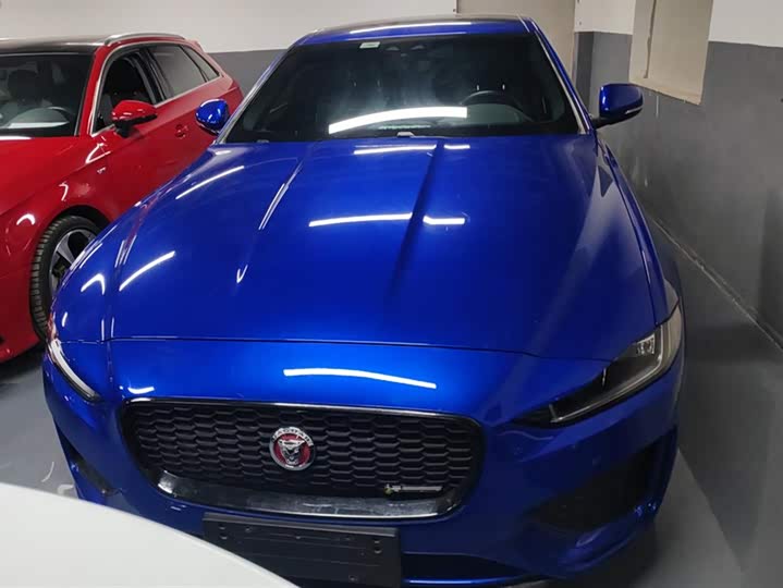Фото 2 - Jaguar XE L