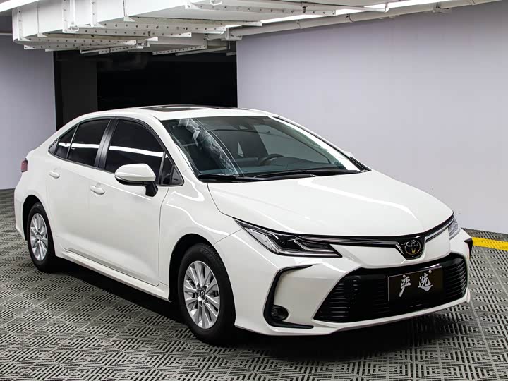 Фото 3 - Toyota Corolla