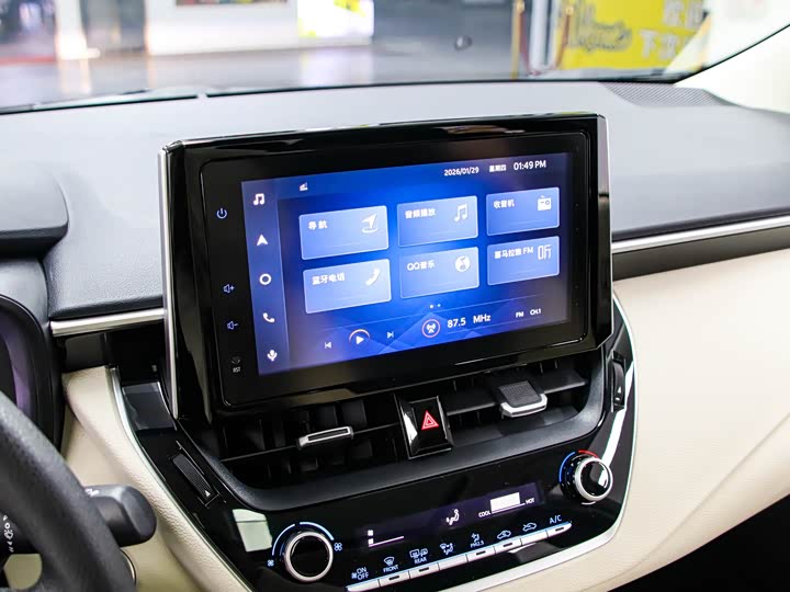 Фото 8 - Toyota Corolla