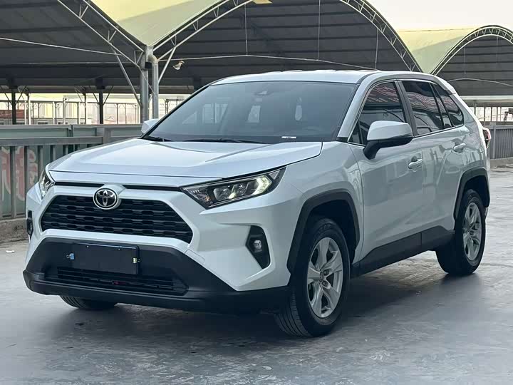 Фото 1 - Toyota RAV4