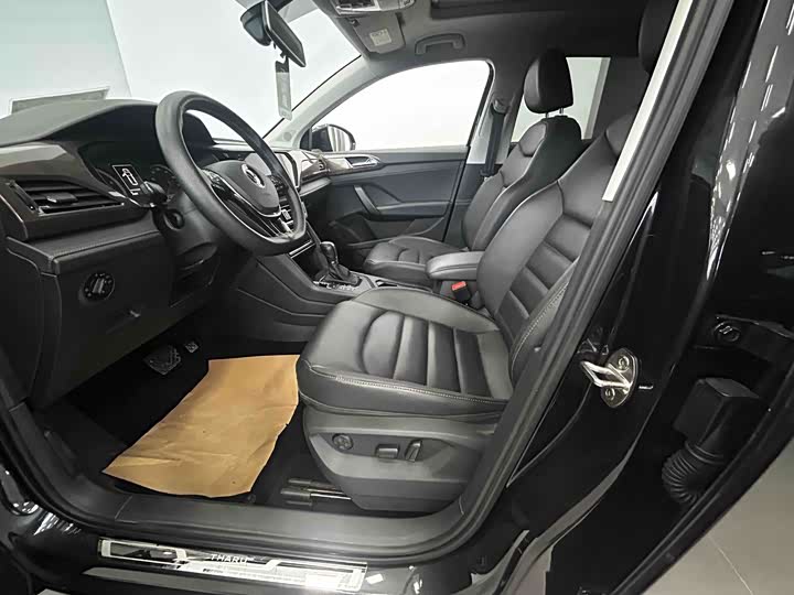 Фото 9 - Volkswagen Tharu