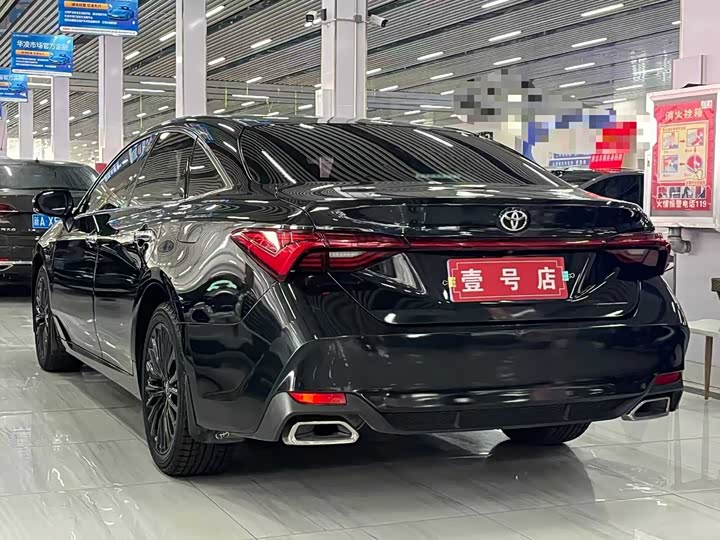 Фото 6 - Toyota Avalon