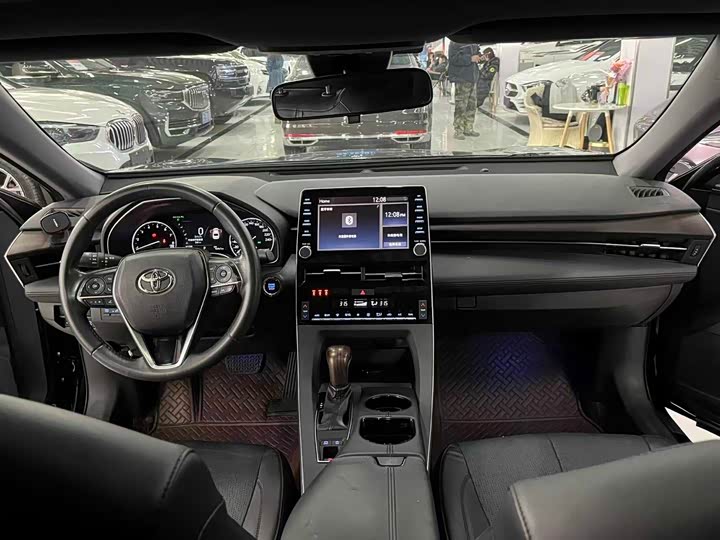 Фото 8 - Toyota Avalon