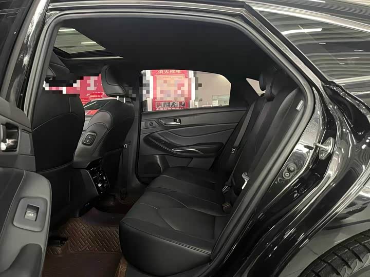 Фото 9 - Toyota Avalon