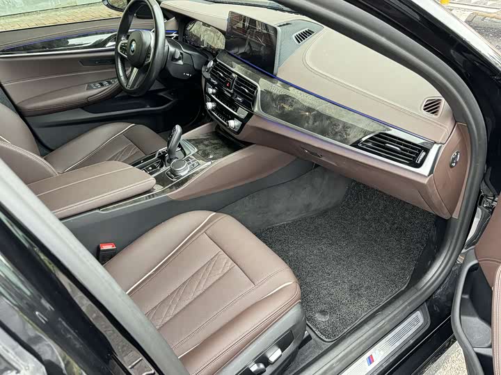 Фото 5 - BMW 5 Series