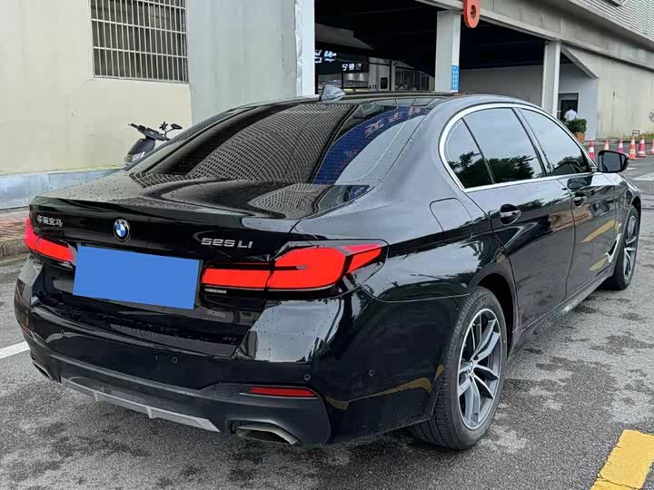 Фото 9 - BMW 5 Series