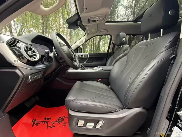 Фото 4 - Tank 400 Hybrid