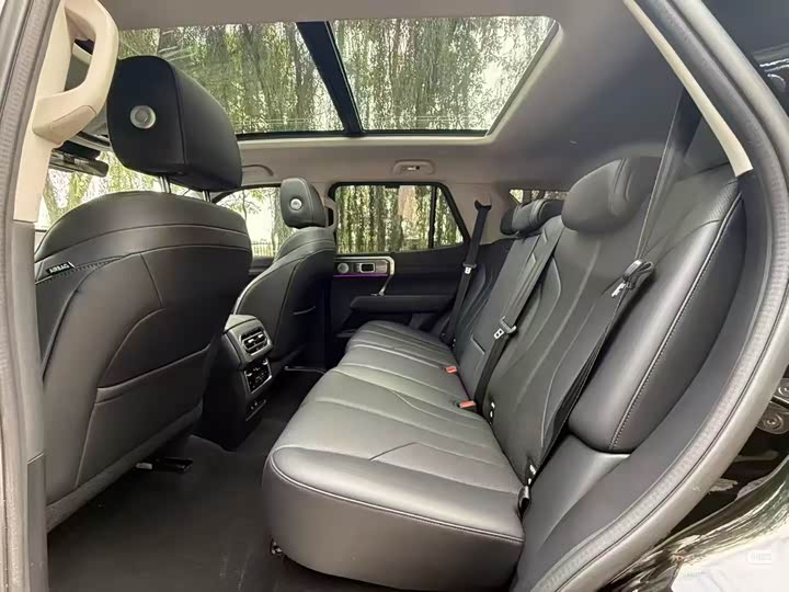 Фото 6 - Tank 400 Hybrid