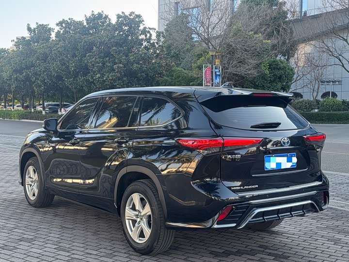 Фото 7 - Toyota Highlander