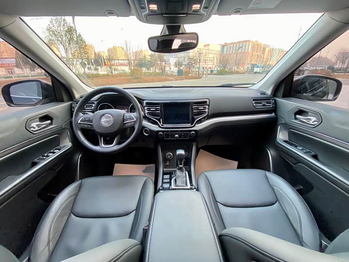 Фото 5 - Jeep Grand Commander