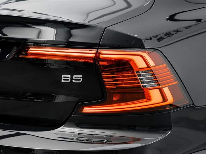 Фото 9 - Volvo S90