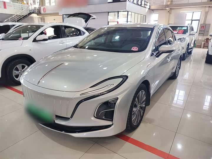 Фото 1 - Hongqi E-QM5