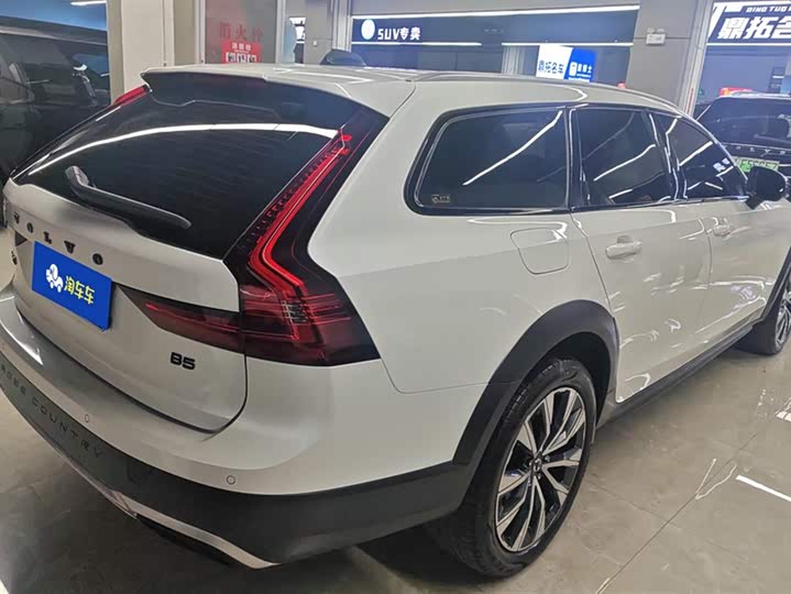 Фото 3 - Volvo V90