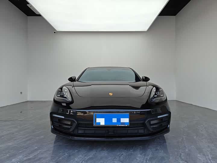 Фото 2 - Porsche Panamera