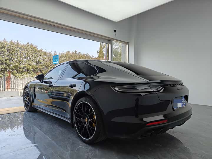 Фото 5 - Porsche Panamera